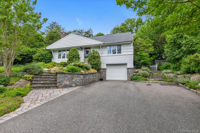 5 Gaines Place, Huntington, NY 11743