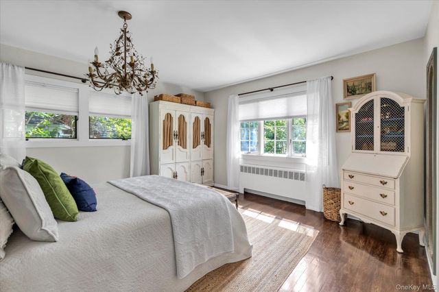 5 Gaines Place, Huntington, NY 11743