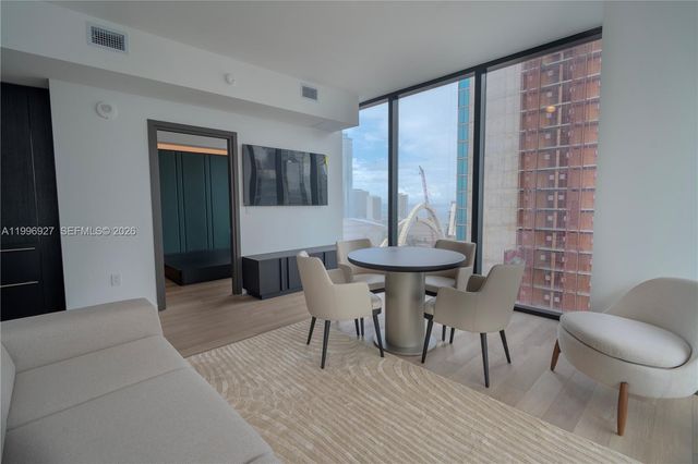 20 NE 11th st 2308, Miami, FL 33132