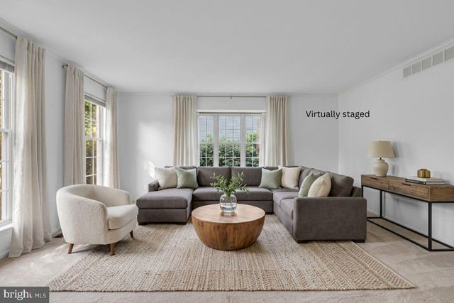 29 HARWOOD DR, Voorhees, NJ 08043