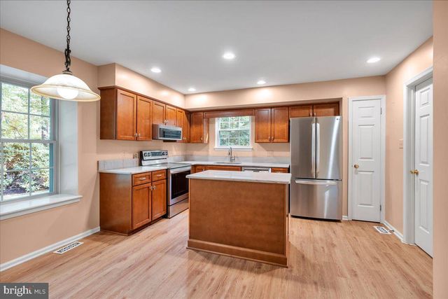 29 HARWOOD DR, Voorhees, NJ 08043