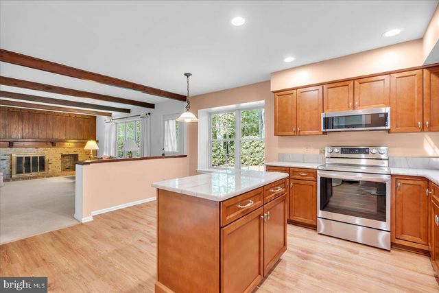29 HARWOOD DR, Voorhees, NJ 08043