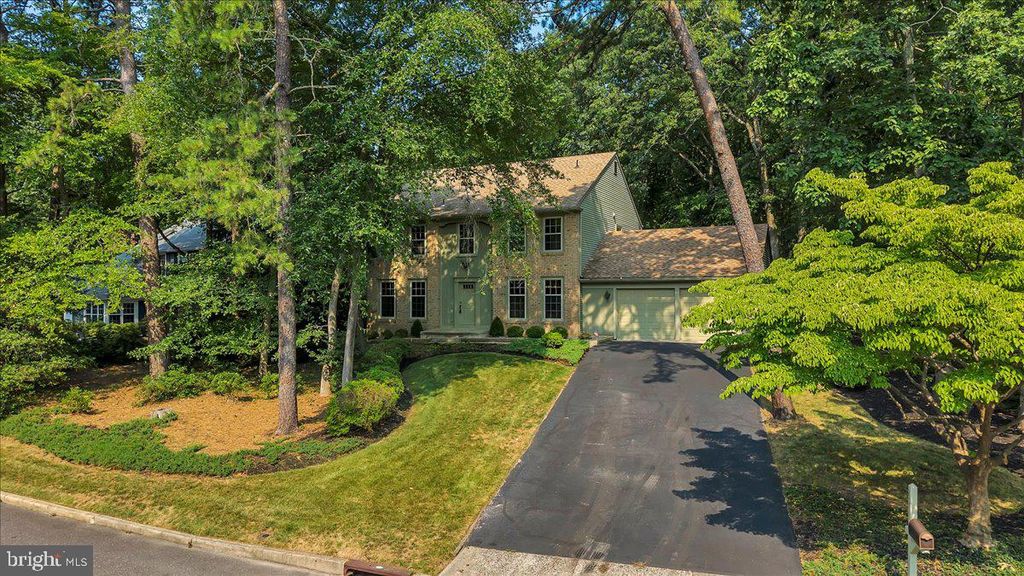 29 HARWOOD DR, Voorhees, NJ 08043