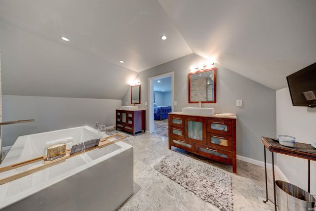 2698 N Benchmark Drive, Princeton, IN 47670