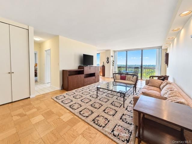 26910 Grand Central Parkway 15B, Floral Park, NY 11005