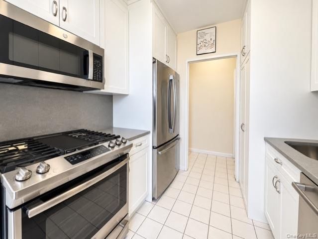 26910 Grand Central Parkway 15B, Floral Park, NY 11005
