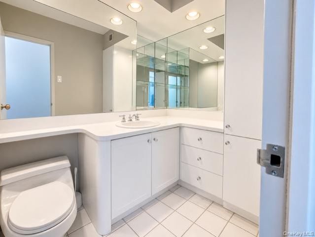 26910 Grand Central Parkway 15B, Floral Park, NY 11005
