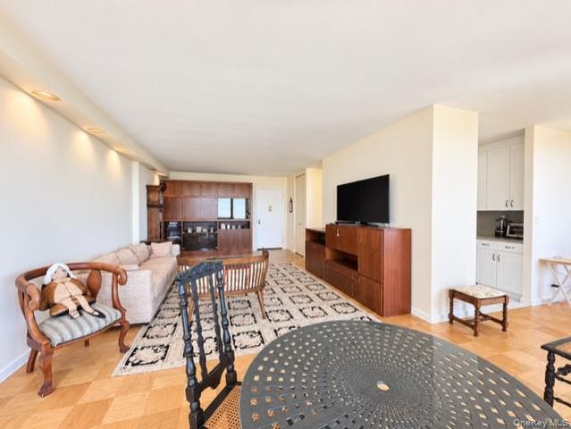 26910 Grand Central Parkway 15B, Floral Park, NY 11005