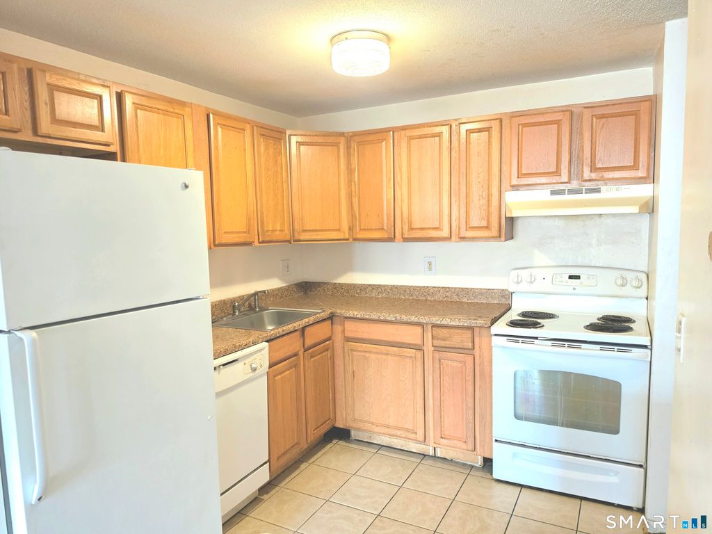 155 Bull Hill Lane 303, West Haven, CT 06516