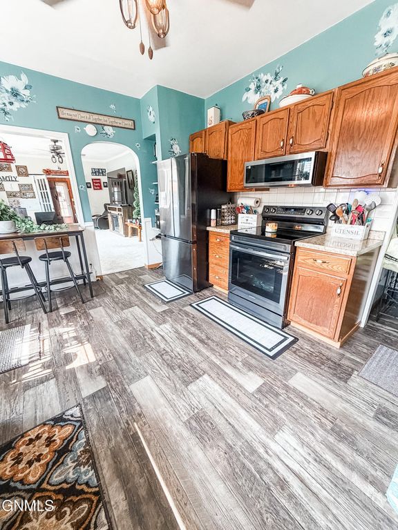 106 2nd Street NE, Crosby, ND 58730 photo 4