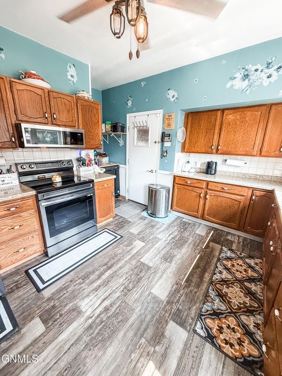 106 2nd Street NE, Crosby, ND 58730 photo 5