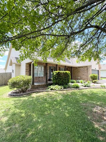 1118 East Ritter Street, Republic, MO 65738