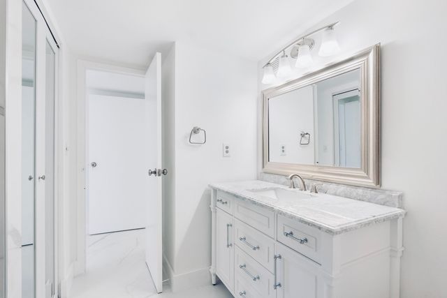 600 Parkview Drive 718, Hallandale Beach, FL 33009