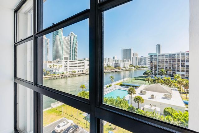 600 Parkview Drive 718, Hallandale Beach, FL 33009