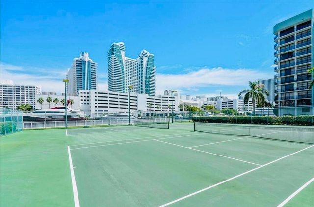 600 Parkview Drive 718, Hallandale Beach, FL 33009