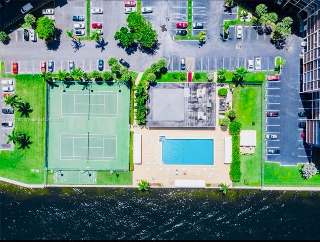 600 Parkview Drive 718, Hallandale Beach, FL 33009
