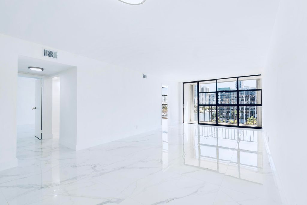 600 Parkview Drive 718, Hallandale Beach, FL 33009