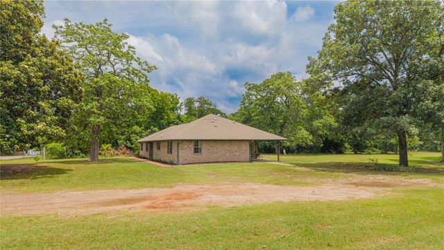 1092 FM 1002 N, Winnsboro, TX 75494