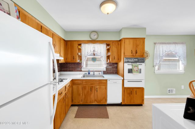 558 Pennsylvania Avenue, Brick, NJ 08724