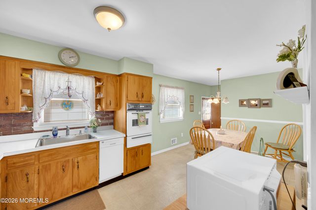 558 Pennsylvania Avenue, Brick, NJ 08724