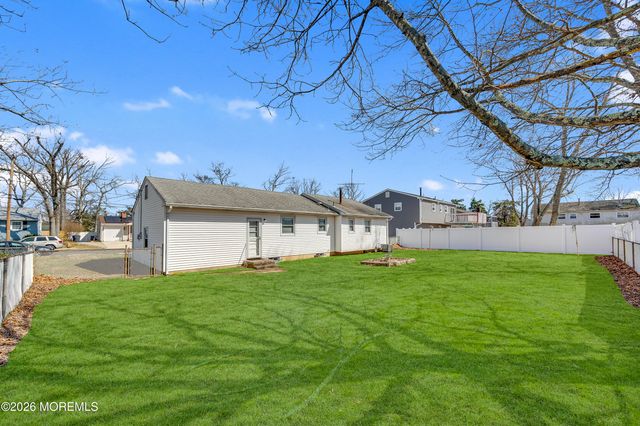 558 Pennsylvania Avenue, Brick, NJ 08724