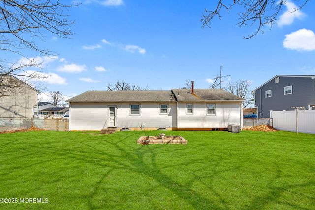 558 Pennsylvania Avenue, Brick, NJ 08724