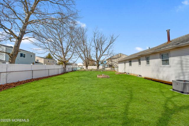 558 Pennsylvania Avenue, Brick, NJ 08724