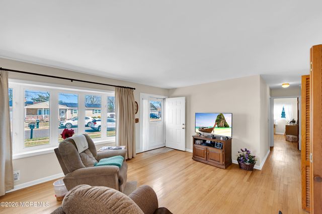 558 Pennsylvania Avenue, Brick, NJ 08724