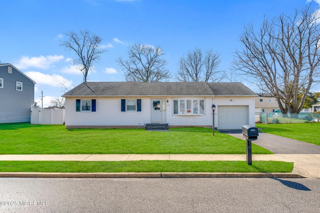 558 Pennsylvania Avenue, Brick, NJ 08724