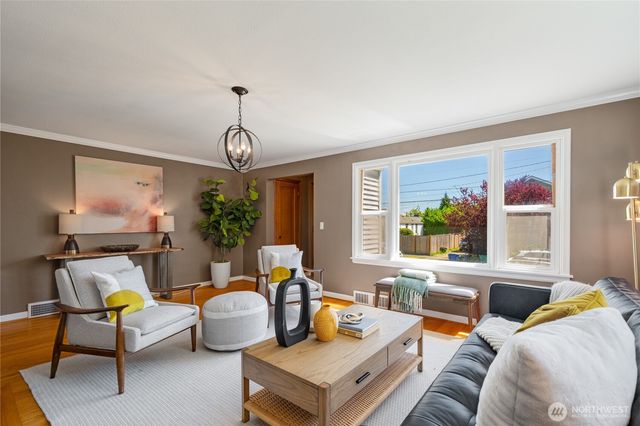 7751 Dibble Avenue NW, Seattle, WA 98117