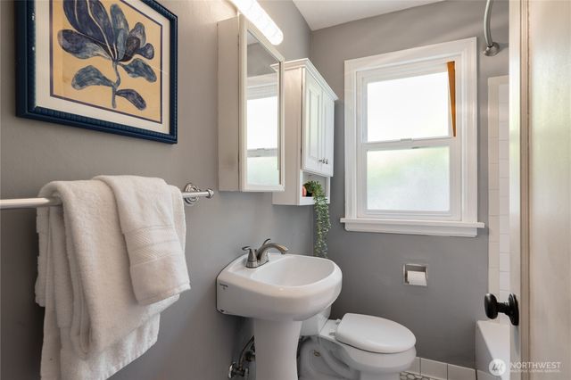7751 Dibble Avenue NW, Seattle, WA 98117