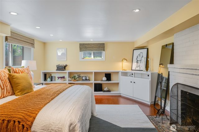 7751 Dibble Avenue NW, Seattle, WA 98117