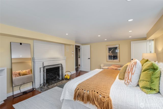 7751 Dibble Avenue NW, Seattle, WA 98117
