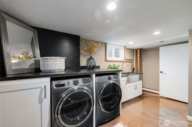 7751 Dibble Avenue NW, Seattle, WA 98117
