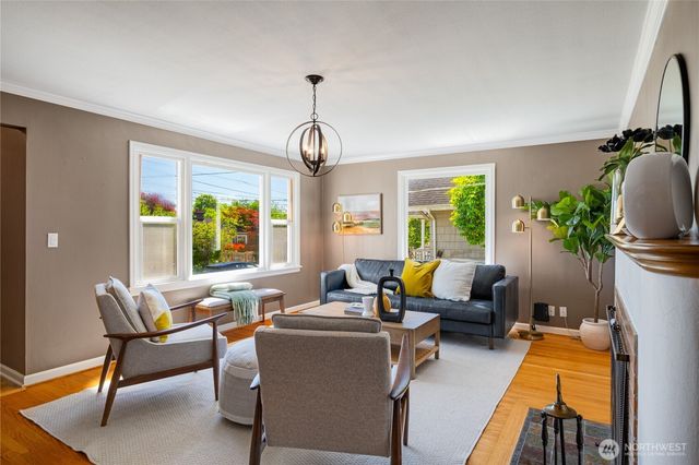 7751 Dibble Avenue NW, Seattle, WA 98117