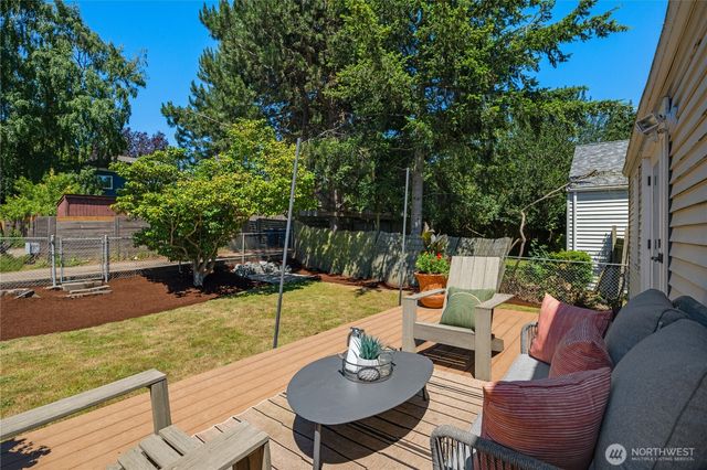 7751 Dibble Avenue NW, Seattle, WA 98117