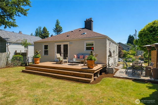 7751 Dibble Avenue NW, Seattle, WA 98117