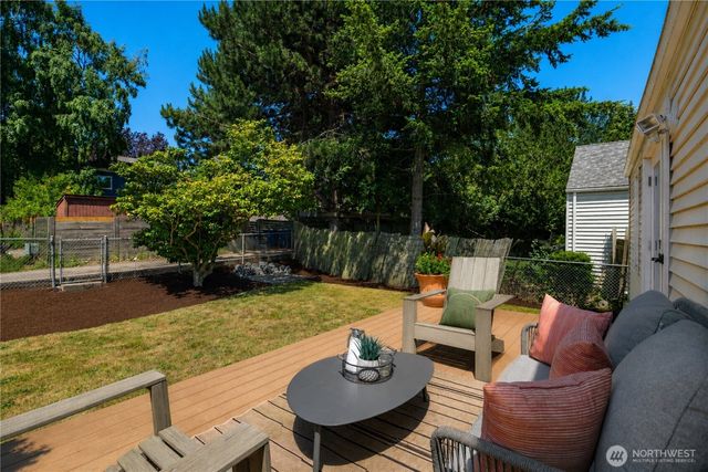 7751 Dibble Avenue NW, Seattle, WA 98117