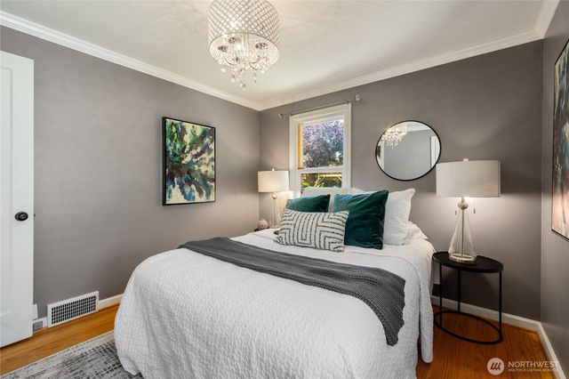 7751 Dibble Avenue NW, Seattle, WA 98117