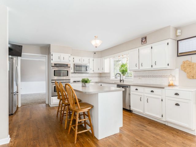 2731 Alyssa Drive, Naperville, IL 60565
