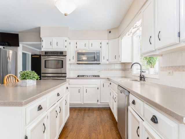 2731 Alyssa Drive, Naperville, IL 60565