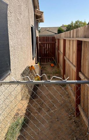 1390 Ranch House, Oakdale, CA 95361