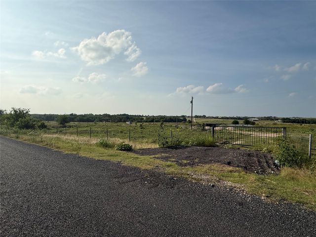 1701 County Road 417, Taylor, TX 76574