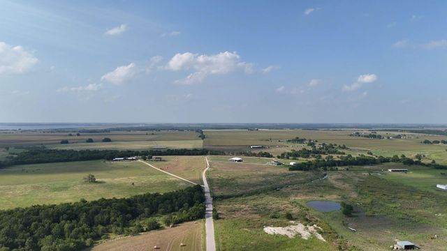 1701 County Road 417, Taylor, TX 76574