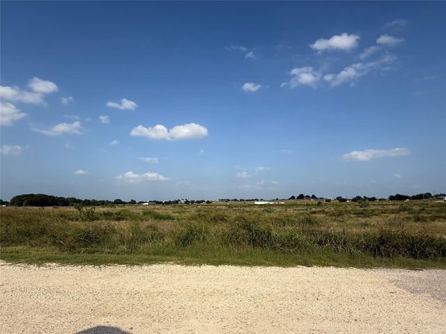 1701 County Road 417, Taylor, TX 76574