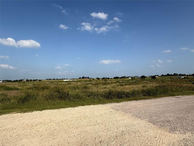 1701 County Road 417, Taylor, TX 76574