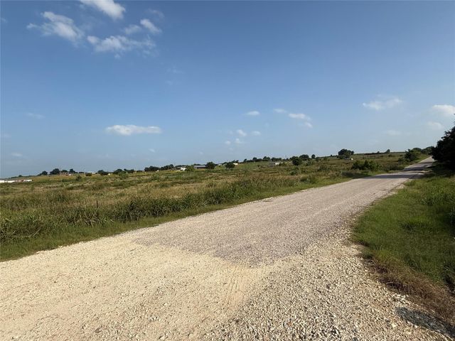 1701 County Road 417, Taylor, TX 76574