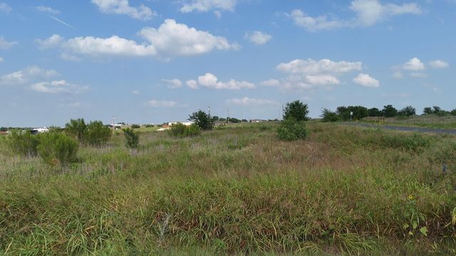 1701 County Road 417, Taylor, TX 76574