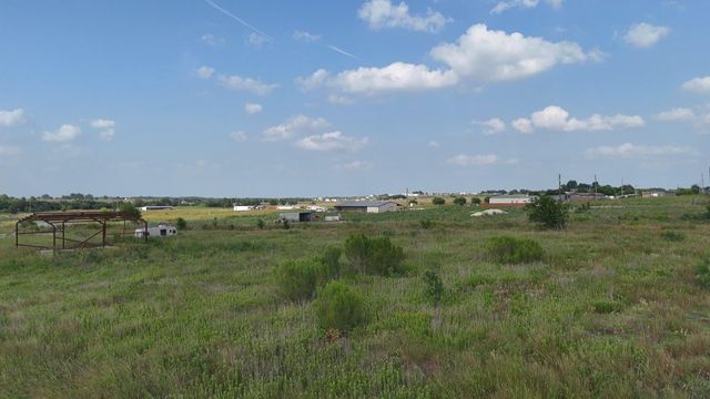 1701 County Road 417, Taylor, TX 76574