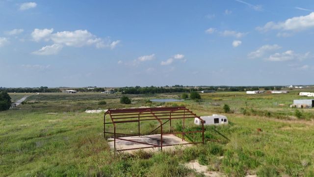 1701 County Road 417, Taylor, TX 76574